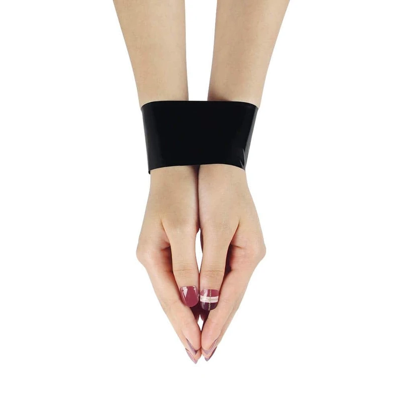 Crna ne-lepljiva bondage traka - Lovetoy 1500cm